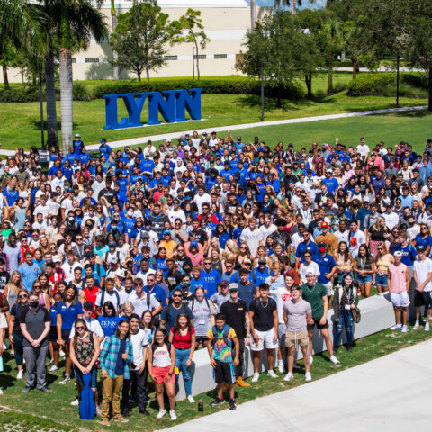 Class photo during Welcome Weekend.