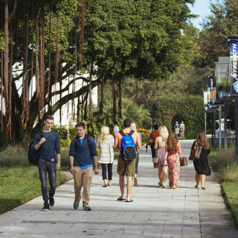 Undergraduate students walking to class on Lynn campus.